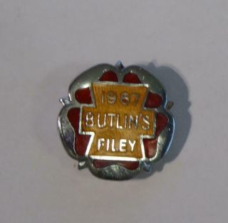 Vintage Enamel Butlins Pin Badge - Filey 1967
