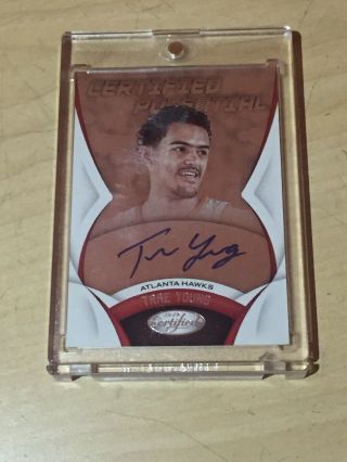 2018 - 2019 Trae Young Certified Potential Panini Rookie Autograph Card