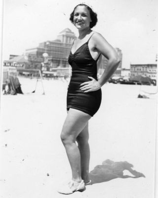 Vintage Photo: Beach Pin - Up Girl Swimsuit Bikini Lady Woman 40 