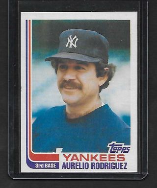 1982 Topps 334 Aurelio Rodriguez " B " Blackless Error Yankees