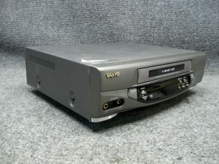 Sanyo Model Vwm - 370 Vcr Video Cassette Recorder Vhs Tape Player No Remote