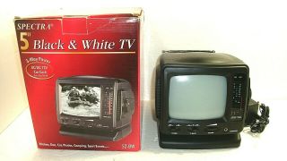 Vtg Mini Tv,  5 " Portable B&w Tv Spectra 52 - Bw