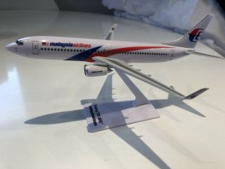 Malaysia Airline Boeing 737 - 800 Model Scale 1:200