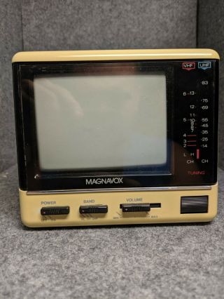 Vintage 1989 Magnavox 4.  5 " Portable Tv & Stand / Model Bh 3907