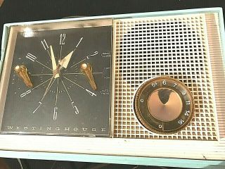 1950 ' s WESTINGHOUSE TABLE TOP AQUA & WHITE ELECTRIC RADIO - PROJECT 2