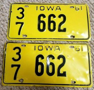 1961 Iowa Vintage Auto License Plates Matching Pair Greene Co.  37 - 662 Hawkeye