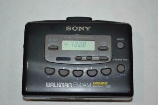 Vintage Sony Am / Fm Cassette Mega Bass Walkman Model Wm - Fx403 Please Read