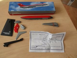Flight Miniatures Northwest Airlines Dc - 9 - 31 Model - Boxed 1:200 Scale