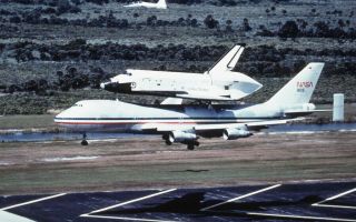 35mm Duplicate Aircraft Slide Nasa 905 Boeing 747 With Shuttle & A T38 Above.