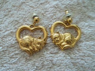 Vintage " Avon " Cuddly Cat Pierced Earrings,  Gold Tone Metal,  Open Heart Shape