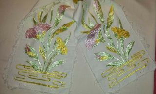 Vintage Linen Dresser Scarf,  Silk Embroidery Pink Calla Lilies (jj)