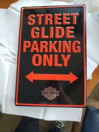 Harley - Davidson® Street Glide Parking Only Embossed Tin Sign 2011001