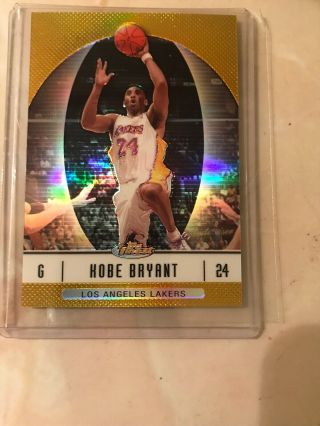 2006 - 07 Topps Finest Gold Refractor 40/50 25 Kobe Bryant Los Angeles Lakers