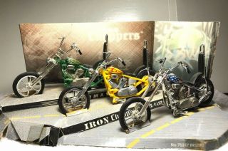 3 Iron Choppers Die - Cast Metal & Plastic Motor Max Motorcycles 1:18 Scale