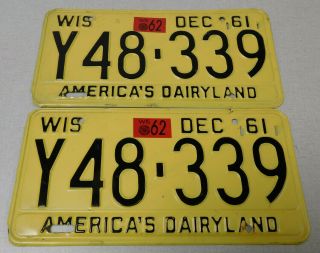 1962 Wisconsin Passenger Car License Plate Pair