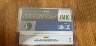 18 - 19 Absloute Basketball Luka Doncic Draft Day Ink Level 3 Auto 4/10 2