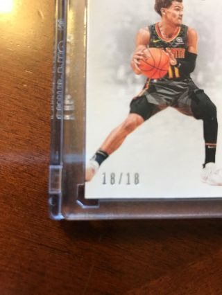 Trae Young 2018 - 19 Flawless Star Swatch Signatures RPA 18/18 HAWKS 3