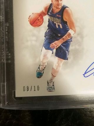 2018 Flawless Luka Doncic Auto Patch 8/10 RPA Mavericks Encased 3