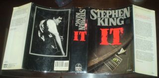 STEPHEN KING,  IT,  1986,  FIRST EDITION,  FIRST PRINTING,  UNCLIPPED DUST JACKET 2