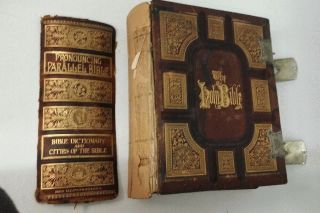 Large 1890 Antique Pronouncing Family Parallel Holy Bible Chromolithographs
