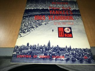 York Yankees 1965 Baseball Year Book W/maris Mantle Ford Berra