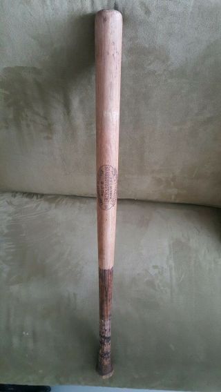 Vintage Louisville Slugger 40 D.  B Hillerich& Bradsby Co Ball Bat