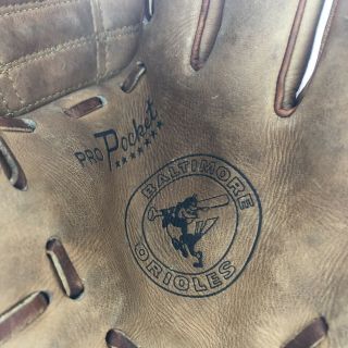 Vintage 1970s Baltimore Orioles Major League Baseball Glove 16101 Game Giveaway 3