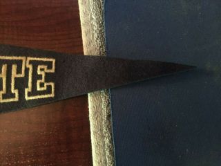 VINTAGE PENN STATE FOOTBALL PENNANT WITH MAKERS TAG (23 INCHES) 3