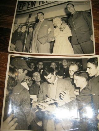 Ww2 Joe Dimaggio Entertaining Troops In World War 2 Photos 8 " X10 " B&w
