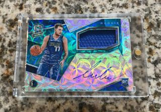 2018 - 19 Panini Spectra Luka Doncic Rc Patch Auto Rpa On Card Neon Blue Prizm /99