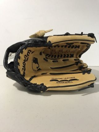Wilson 11.  5 " Leather Baseball Glove A2452 Black & Tan Right Hand Thrower