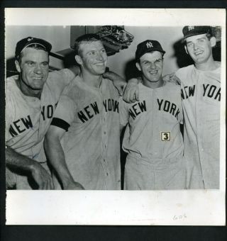 Mickey Mantle Hank Bauer Bill Skowron Don Larsen 1955 Press Photo Yankees