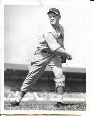 1945 Wire Photo St.  Louis Cardinals Pitcher Red Barrett