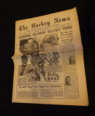 The Hockey News January 5,  1949 Vol.  2 No.  14 Reardon,  C Gardner,  P Lepine Jan 