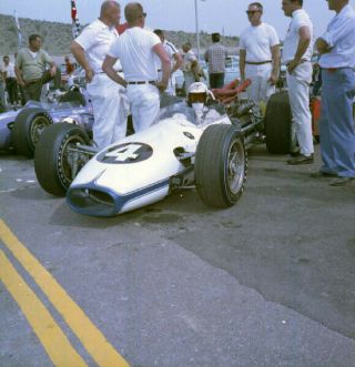 Y278a Vintage 1970s Indy Racing Car Driver Pit Crew Tires 2 " Negative Photo