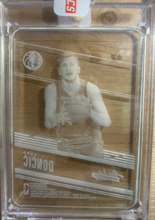 2018 - 19 PANINI ABSOLUTE MEMORABILIA GLASS Etched LUKA DONCIC ROOKIE PRISTINE 2