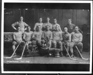 1 - 8 X 10 Team Photo Of The Stanley Cup Champion Quebec Bulldogs 1912 - 13