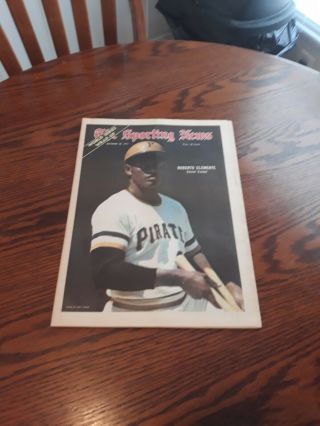 October 30,  1971 - The Sporting News - Roberto Clemente Of The Pittsburgh Pirates