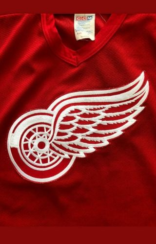 Authentic Detroit Red Wings NHL Hockey CCM Red Jersey Size Adult XL 2