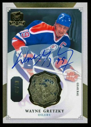 Wayne Gretzky 2013 - 14 The Cup Gold Base Patch Gear Bag Auto 9/10