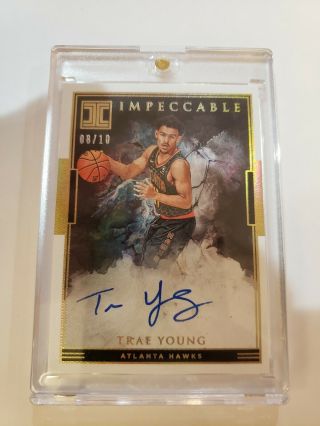 2018 - 19 Panini Impeccable Trae Young Hawks Rc Rookie Auto Gold 8/10