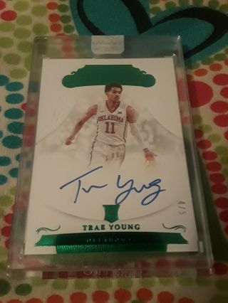 Trae Young 2018 - 19 Flawless Collegiate Rookie RC Emerald Auto d 4/5 RARE 2