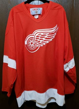 Ccm Red Detroit Red Wings Hockey Jersey Man Xl Embroidered Crests