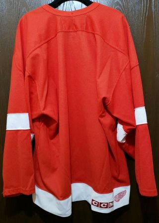 CCM Red Detroit Red Wings Hockey Jersey Man XL Embroidered Crests 2