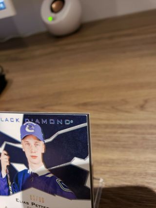 2018 - 19 Black Diamond - Elias Pettersson - QUAD Diamond RC Rookie /99 Young guns 3