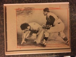 Pete Rose And Jerry Grote Press Photo 1974