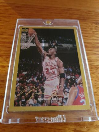 1994 95 Upper Deck Collectors Choice Michael Jordan Gold Signature 240