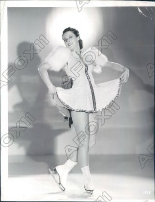 1938 Figure Skating Queen Bess Ehrhardt As Kitty In Ice Follies Press Photo