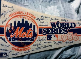 Vintage 1986 York Mets Baseball World Series Champions Souvenir Pennant 2