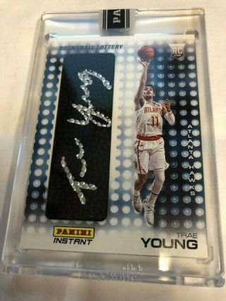 2018 - 19 Panini Instant Trae Young Rc Auto Autograph Roundball Lottery 7/14 Sp
